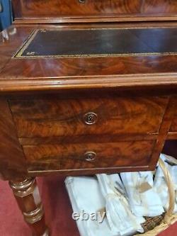 18th Century Large Writing Dest With Secret Drawers And Secret Locks