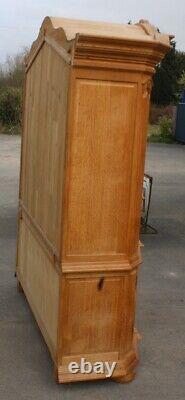 1960s Light Oak Large 3 Door Carved Continental Bookcase. Nice Shape
