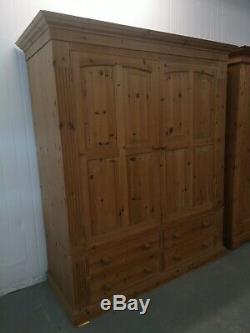 Large 2 Door Door Wardrobe With 4 Drawers FREE DELIVERY