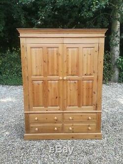 Large 2 Door Solid Pine Wardrobe With 4 Drawers FREE DELIVERY