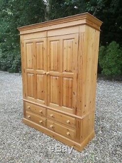 Large 2 Door Solid Pine Wardrobe With 4 Drawers FREE DELIVERY