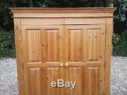 Large 2 Door Solid Pine Wardrobe With 4 Drawers FREE DELIVERY