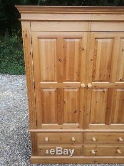 Large 2 Door Solid Pine Wardrobe With 4 Drawers FREE DELIVERY