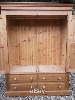 Large 2 Door Solid Pine Wardrobe With 4 Drawers FREE DELIVERY