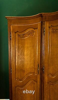Large French Louis XV Style 4 Door Carved Oak Wardrobe W1 B000