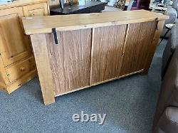 Large Oak Sideboard with 4 Drawers and 2 Doors- CS I12