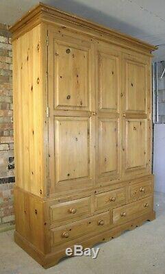 Large Quality Solid Pine Waxed Triple Door 5ft Wardrobe With Five Drawers