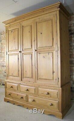 Large Quality Solid Pine Waxed Triple Door 5ft Wardrobe With Five Drawers