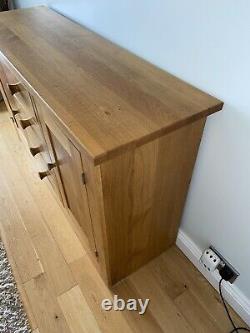 Large Solid Oak Sideboard. 2 Doors 4 Drawers. Brilliant Condition