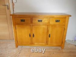 Large Solid Oak Sideboard With 3 Drawers And 3 Doors With Shelves