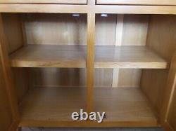 Large Solid Oak Sideboard With 3 Drawers And 3 Doors With Shelves