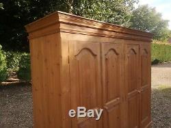 Large Solid Pine 4 Door Wardrobe With 2 Drawers FREE DELIVERY