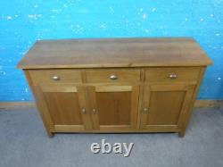 Oak Vaneer 3door 3drawer Sideboard / Tv Cabinet Visit Our Large Warehouse