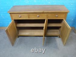 Oak Vaneer 3door 3drawer Sideboard / Tv Cabinet Visit Our Large Warehouse