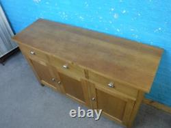 Oak Vaneer 3door 3drawer Sideboard / Tv Cabinet Visit Our Large Warehouse
