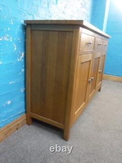 Oak Vaneer 3door 3drawer Sideboard / Tv Cabinet Visit Our Large Warehouse