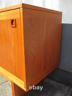 Retro 1970s Large Teak Sideboard with Sliding Doors & Two Lined Cutlery Drawers