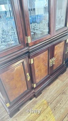 Stunning Large Display Unit