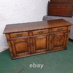 Titchmarsh & Goodwin Solid Oak Large Sideboard/dresser Base/plasma Tv Stand