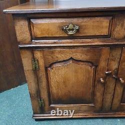 Titchmarsh & Goodwin Solid Oak Large Sideboard/dresser Base/plasma Tv Stand