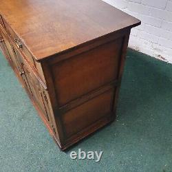 Titchmarsh & Goodwin Solid Oak Large Sideboard/dresser Base/plasma Tv Stand