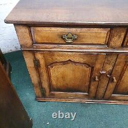 Titchmarsh & Goodwin Solid Oak Large Sideboard/dresser Base/plasma Tv Stand