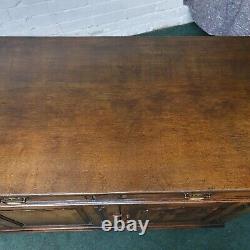 Titchmarsh & Goodwin Solid Oak Large Sideboard/dresser Base/plasma Tv Stand